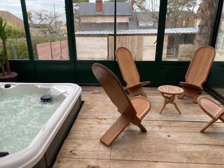 Maison Confortable Pour 10 Personnes Avec Jacuzzi Houlgate Εξωτερικό φωτογραφία
